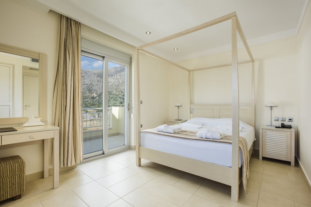 Family Apartment with Sea View photo 3