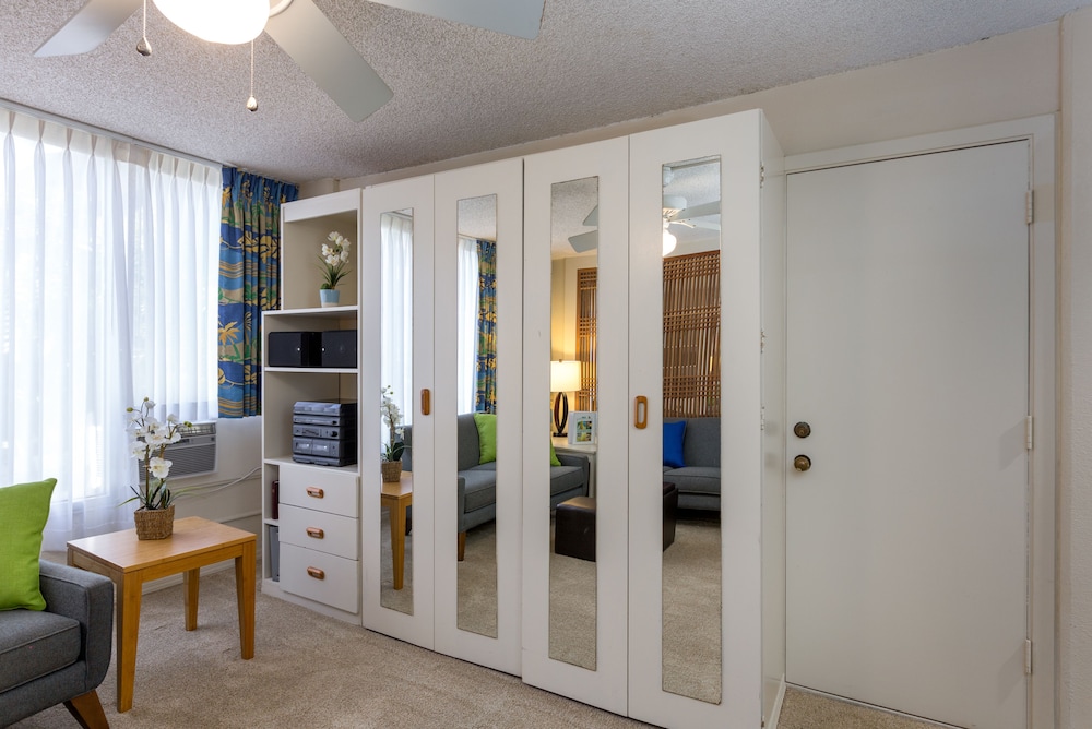 Queen Kitchenette - Photo 13