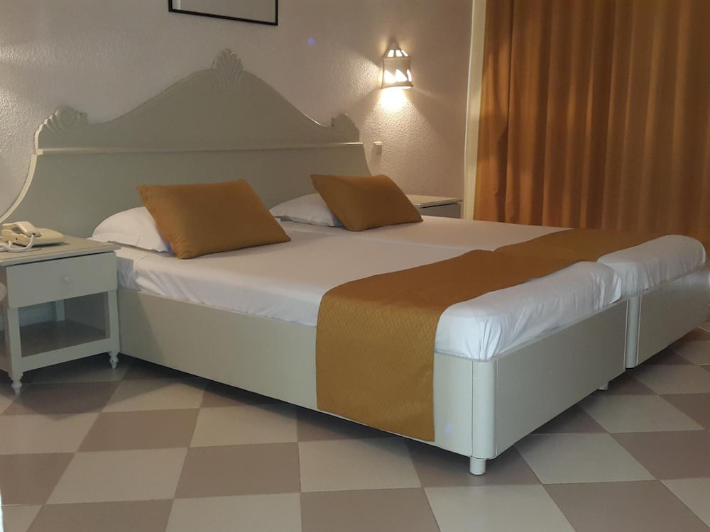 Double or Twin Room, Accessible, Garden View photo 1