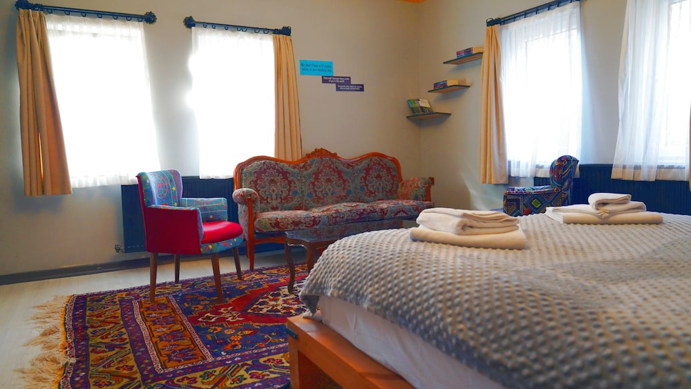 Superior Room, 1 Queen Bed photo 1