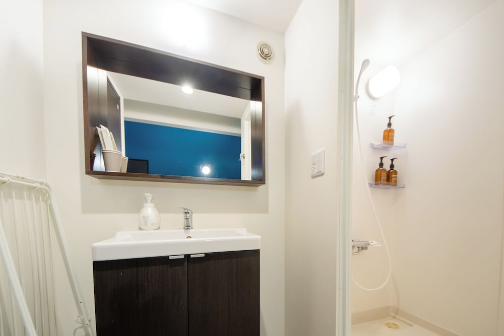 Double Room, Non Smoking - Photo 11