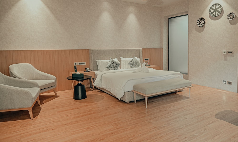 Cottage Room with Jacuzzi - Photo 5