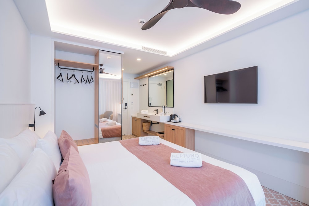 Double Room - Photo 5