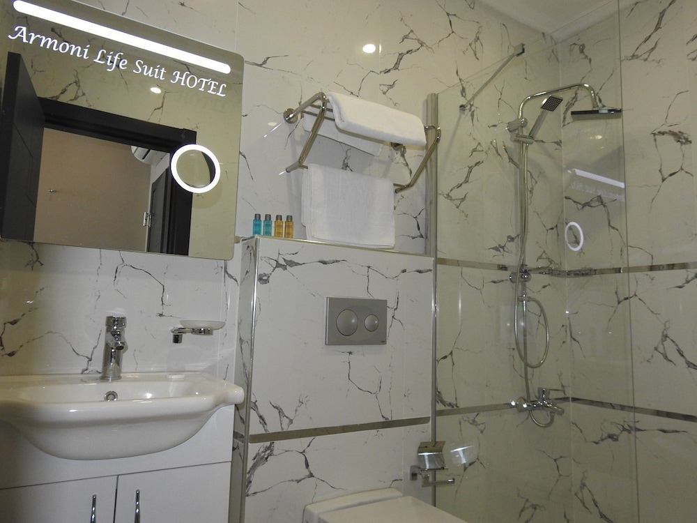 Comfort Room photo 2