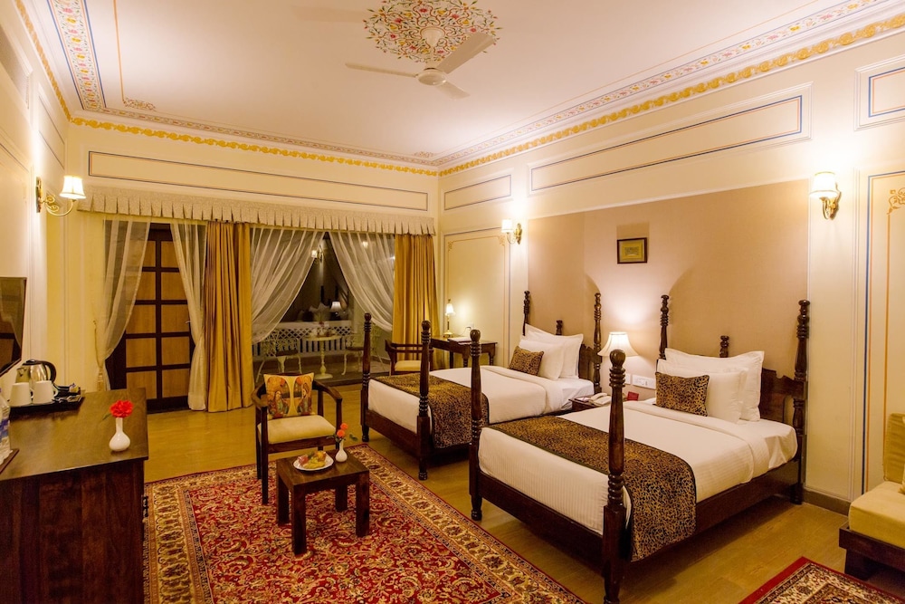 Royal Luxury Suite photo 3
