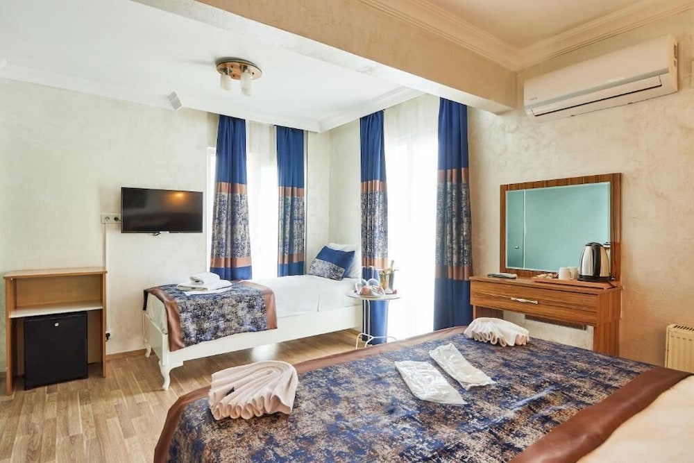 Deluxe Triple Room photo 1