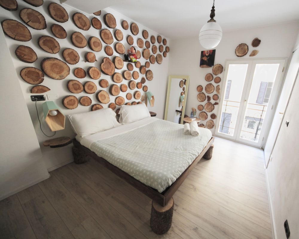 Single Room, Private Bathroom