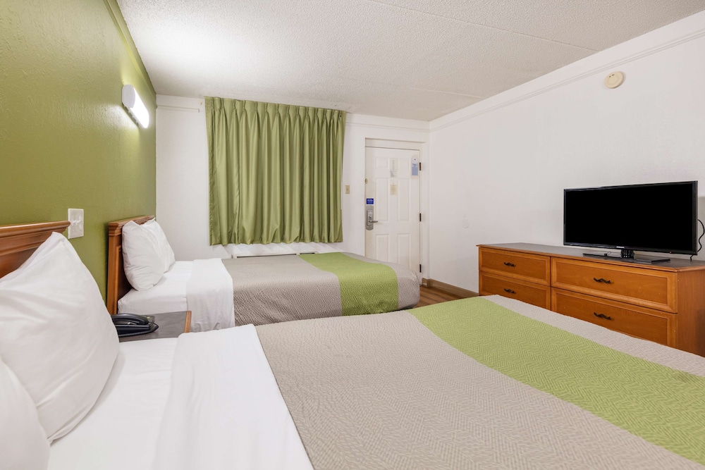 Standard Room, 2 Double Beds, Smoking - Photo 3