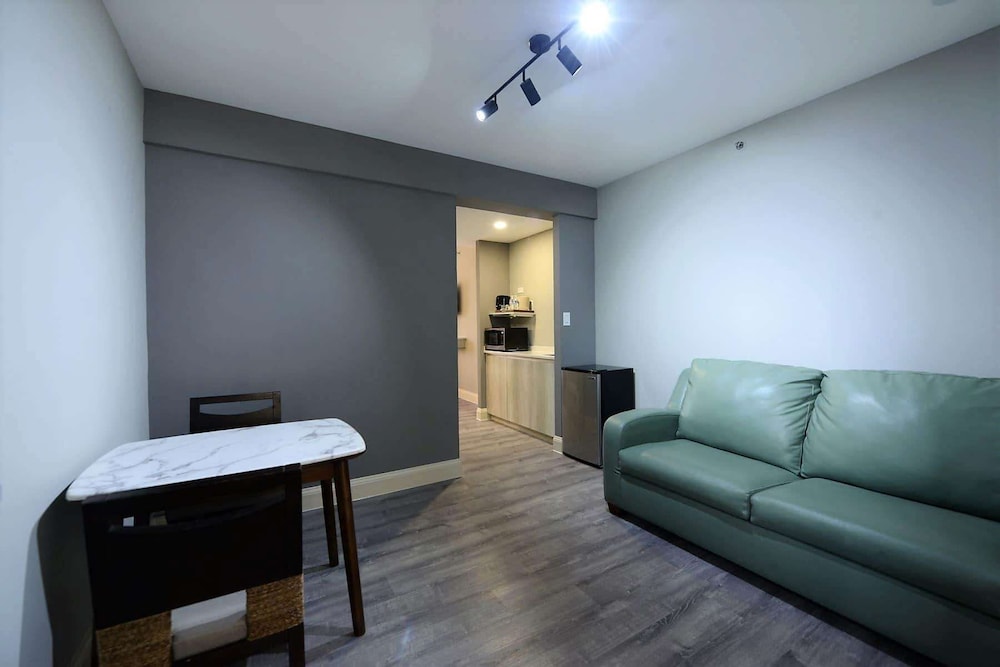 Room, Multiple Beds, Non Smoking photo 2