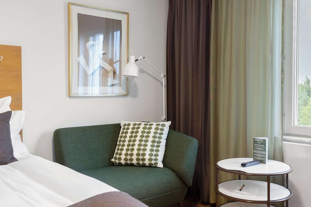 Superior Room, 1 Queen Bed, Non Smoking - Photo 3