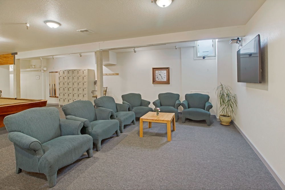 Coed Dorm Rm 4 - Twin bed 2 Standard photo 3