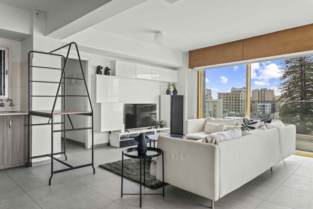 Luxury Apartment, Partial Sea View photo 2