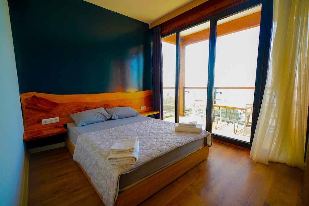 Deluxe Double Room, 1 Double Bed, Non Smoking, Sea View photo 1