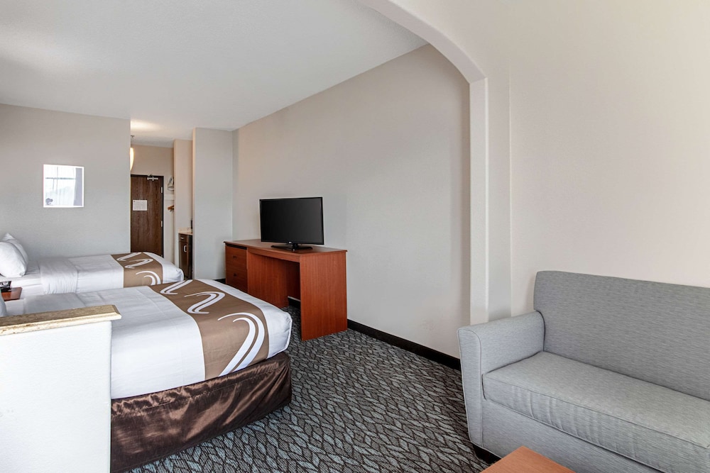 Suite, 2 Queen Beds - Photo 4
