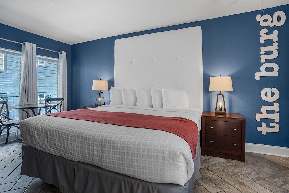 Studio Suite (Apartment in separate building)