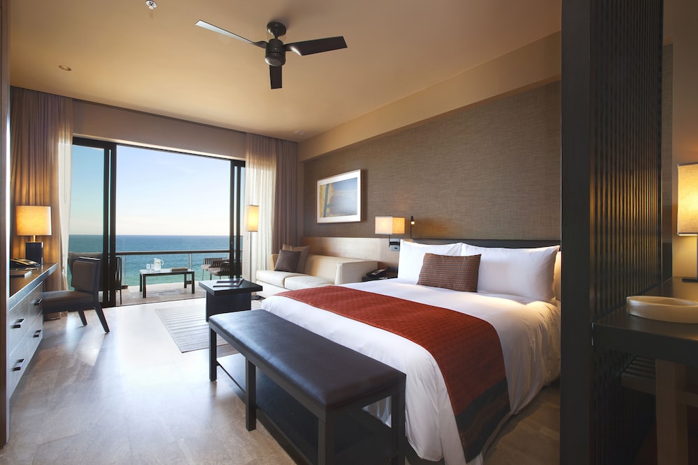 Panoramic Room, 1 King Bed, Ocean View (balcony)
