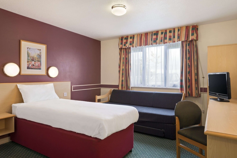 Room, 2 Twin Beds, Non Smoking - Photo 4