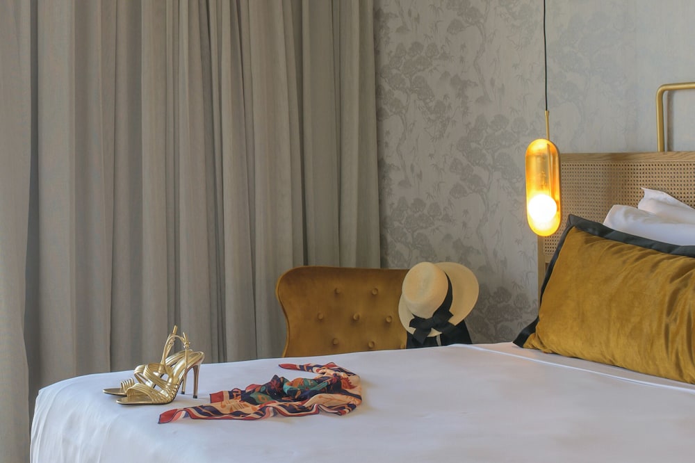 Premium Room, 1 King Bed, Balcony, Sea View