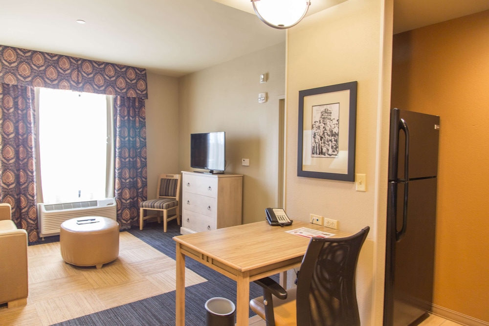 Suite, Accessible, Non Smoking - Photo 4