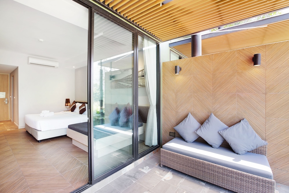 Grand Deluxe Room - Photo 7