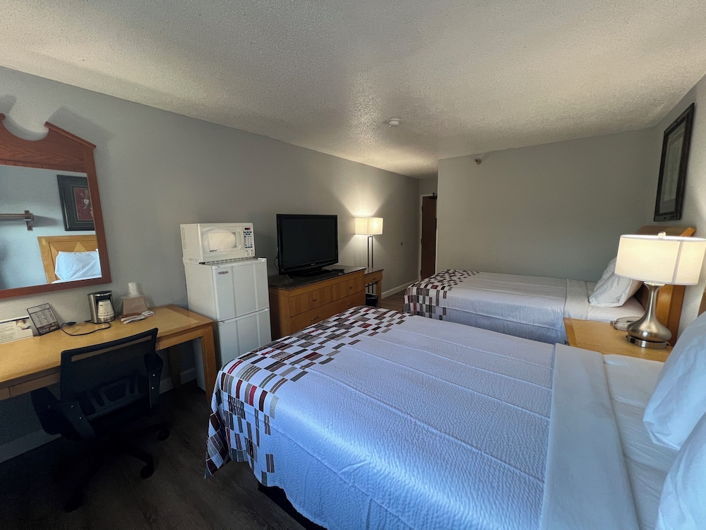 Standard Room, 2 Double Beds, Non Smoking photo 3