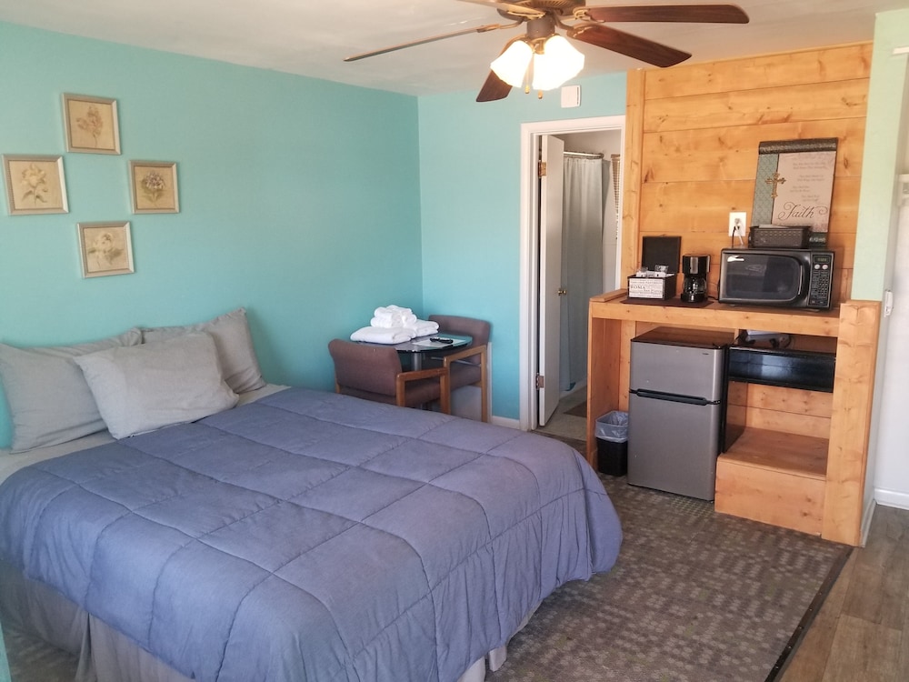Comfort Single Room, 1 Queen Bed, Ground Floor photo 1