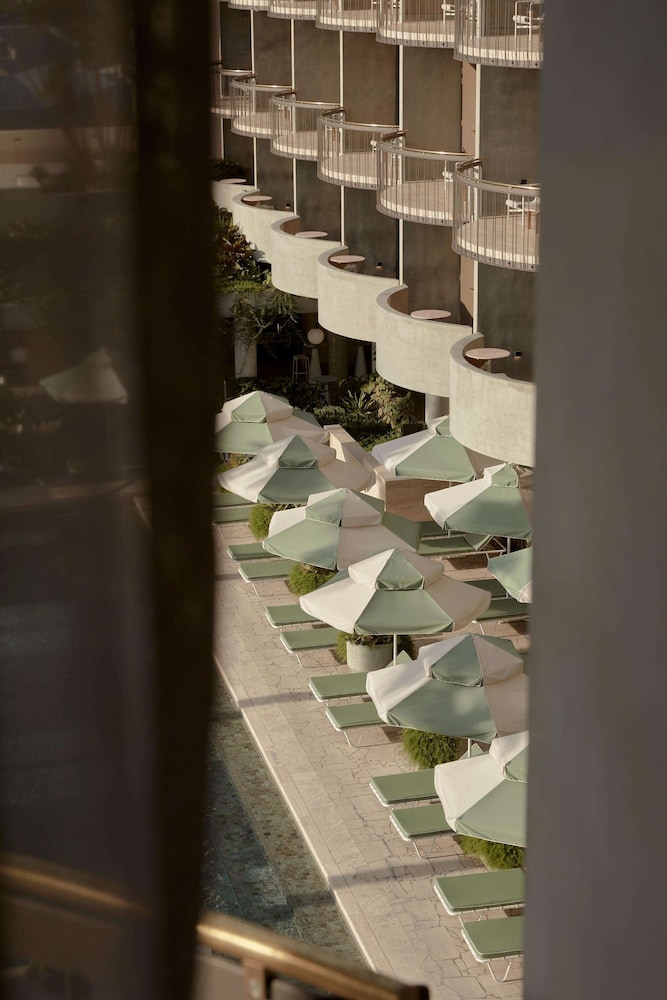 Room, 1 King Bed, Pool View