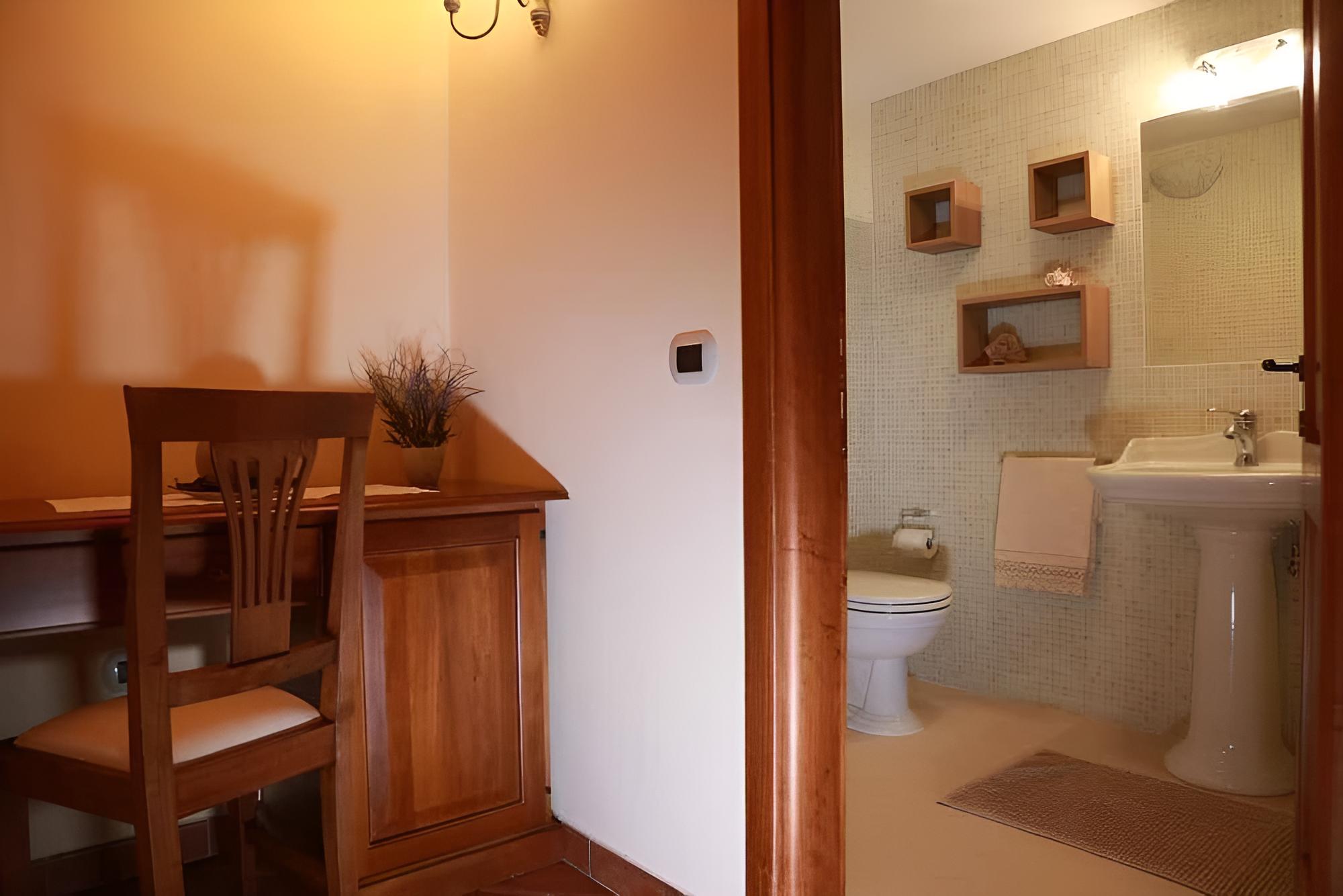 Economy Double Room, Hill View (Lavanda) photo 3