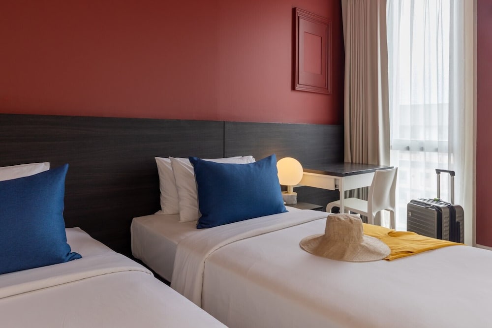 Comfy Double or Twin Suite Room - Photo 12