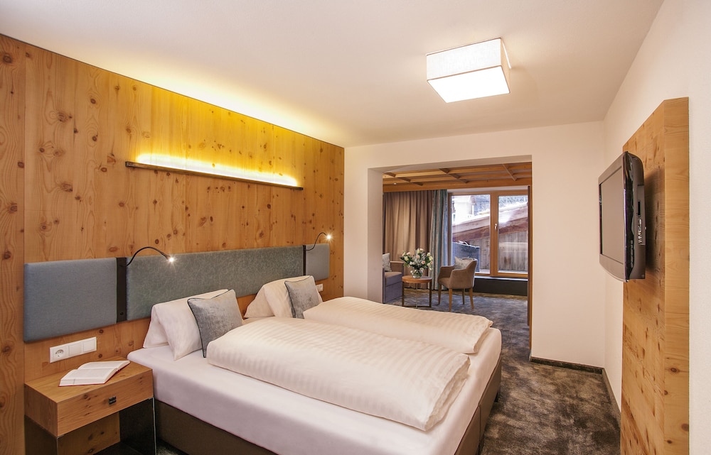 Club Double Room, 1 Double Bed with Sofa bed photo 1