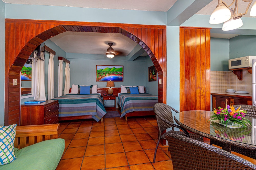 Standard Studio Suite, 2 Double Beds, Kitchen, Courtyard Area photo 1