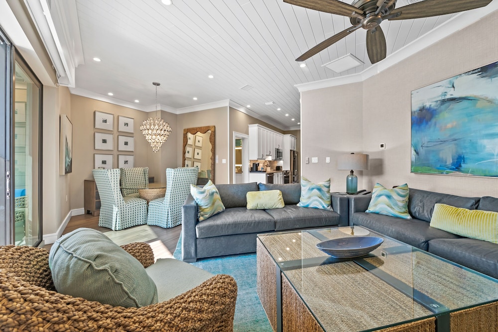 The Anna Maria Luxury Suite