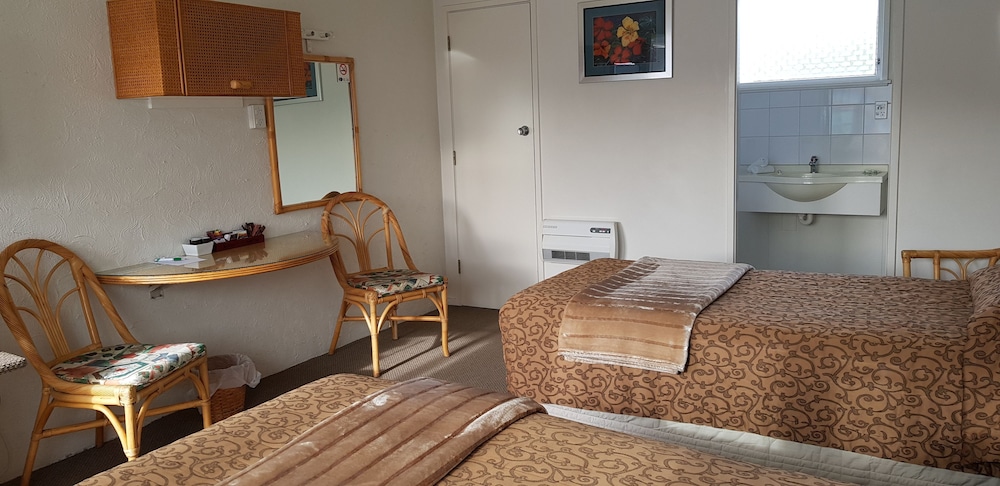 Queen Room 2