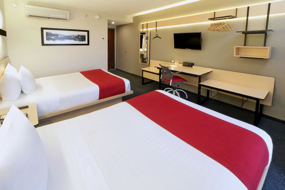 Room, 2 Double Beds photo 1