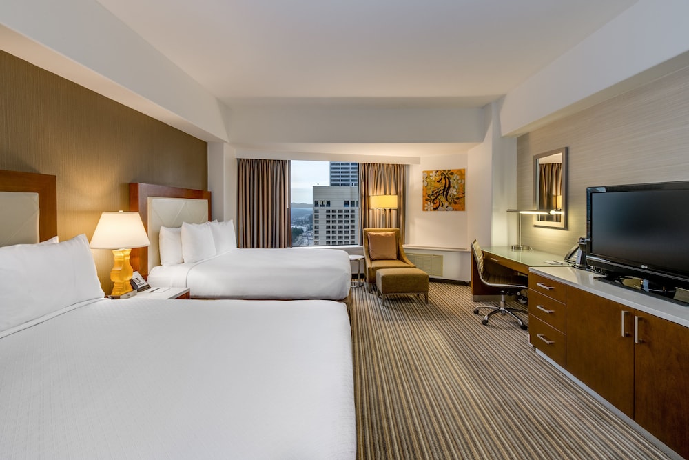 Standard Room, 2 Queen Beds, Non Smoking (No Resort Fee) - Photo 2