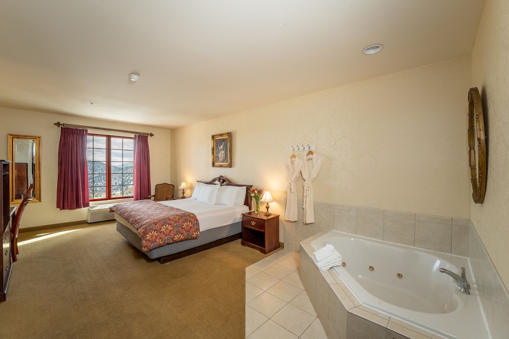 Junior Studio Suite, 1 King Bed, Hot Tub photo 1