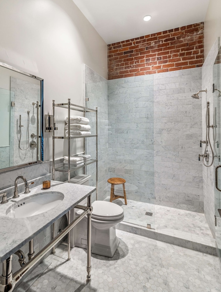 Suite, 1 Bedroom, Kitchen (Historic Sutter) - Photo 6