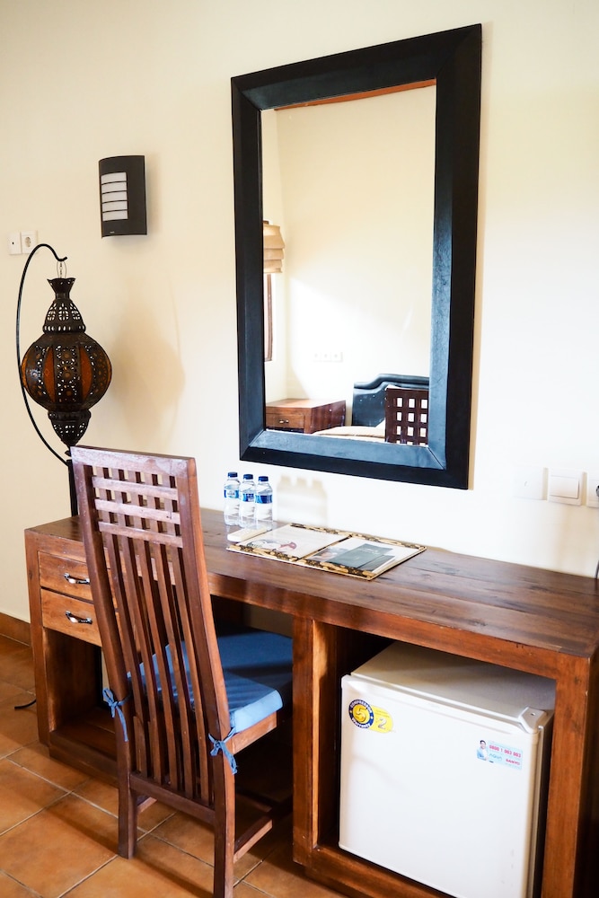 Economy Triple Room photo 2