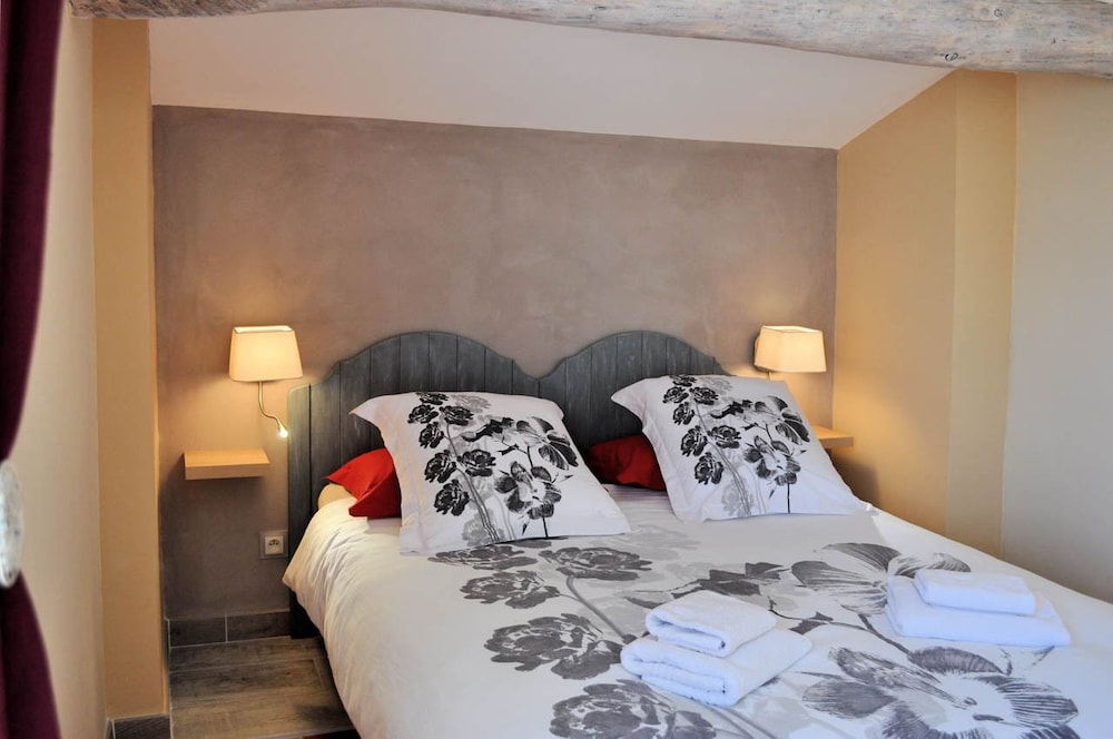 Quadruple Room (Cezanne) photo 2