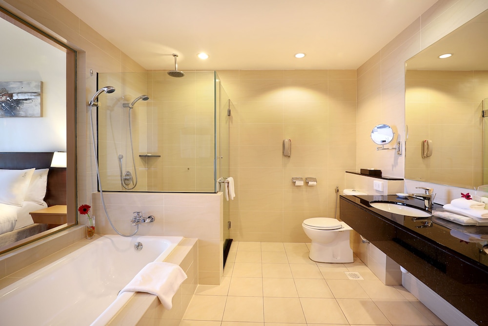 Suite, 1 King Bed, City View - Photo 6