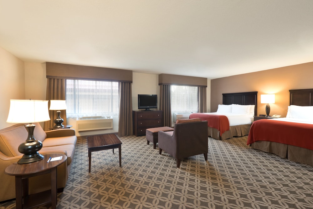 Suite, Multiple Beds - Photo 1