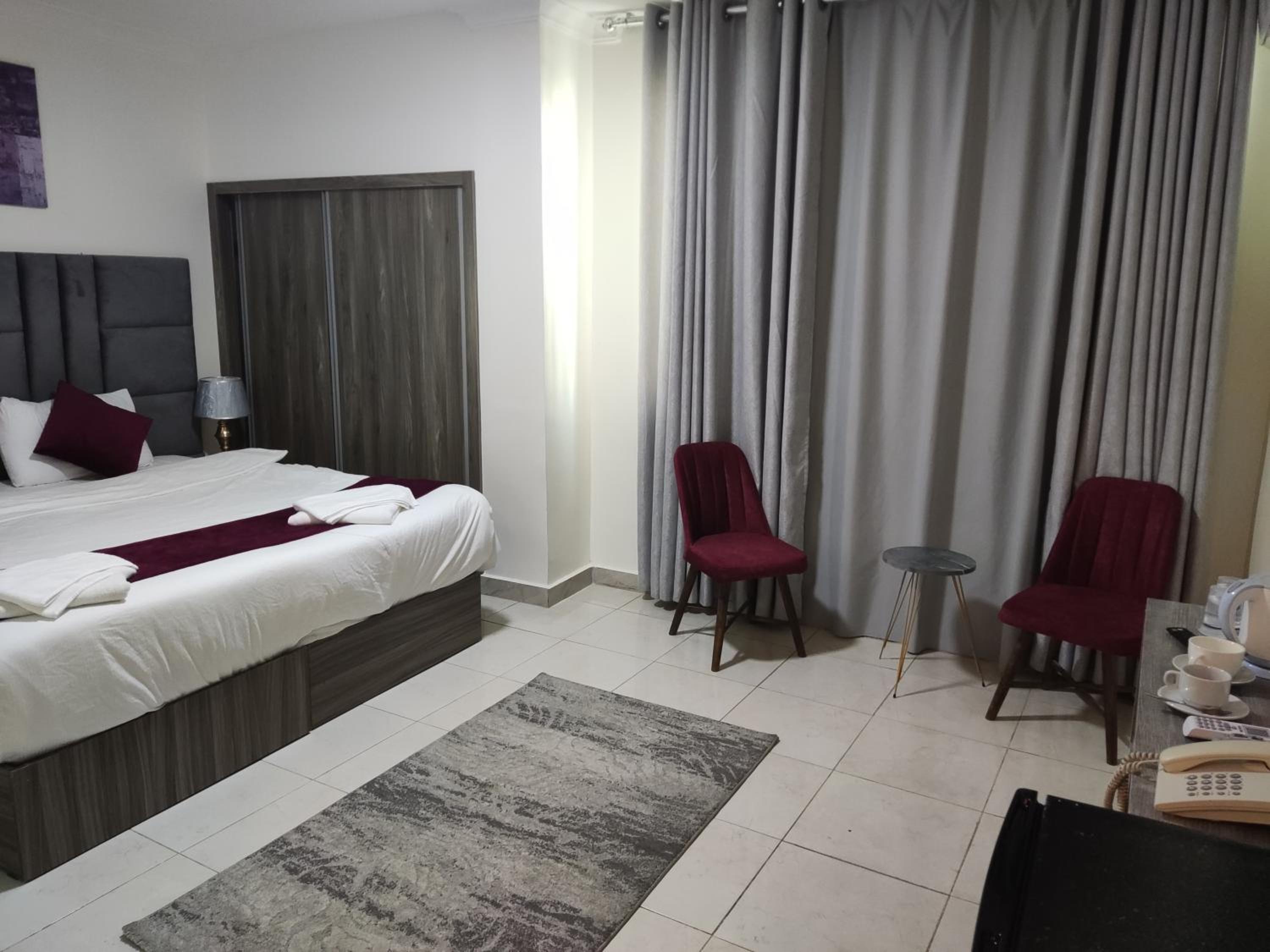 Deluxe Double or Twin Room