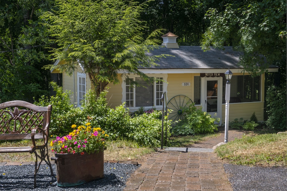 Notch view cottage