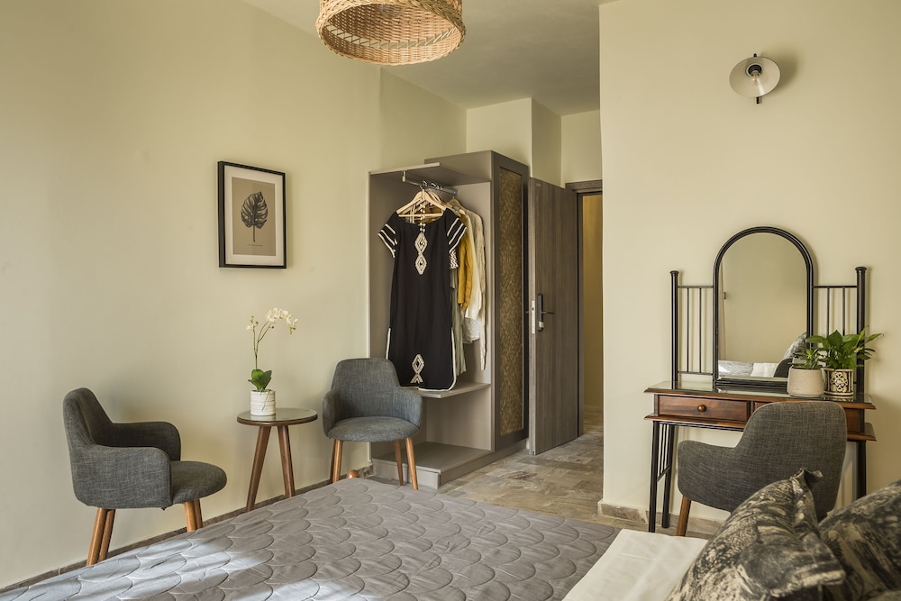 Standard Double or Twin Room - Photo 4