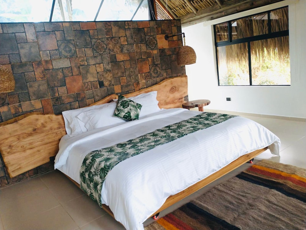 Superior Room, 1 King Bed, Mountain View