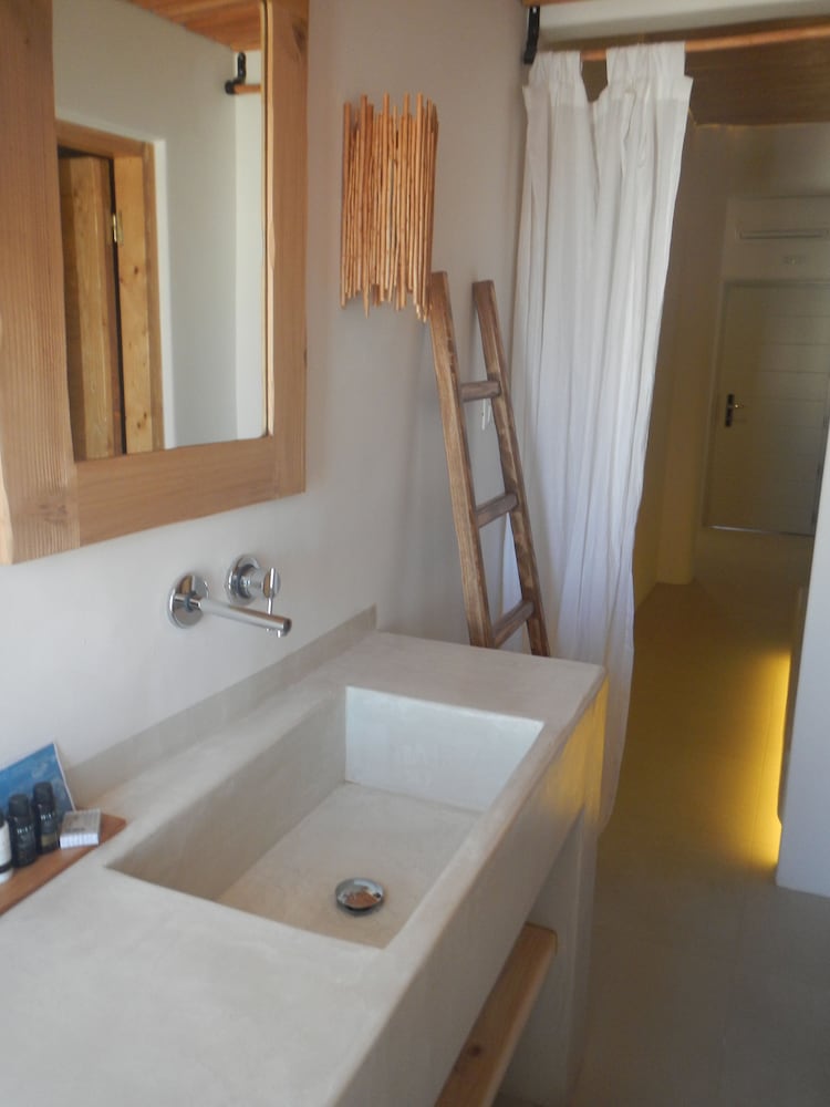 Deluxe Room (Outdoor Mini Plunge Pool) - Photo 3