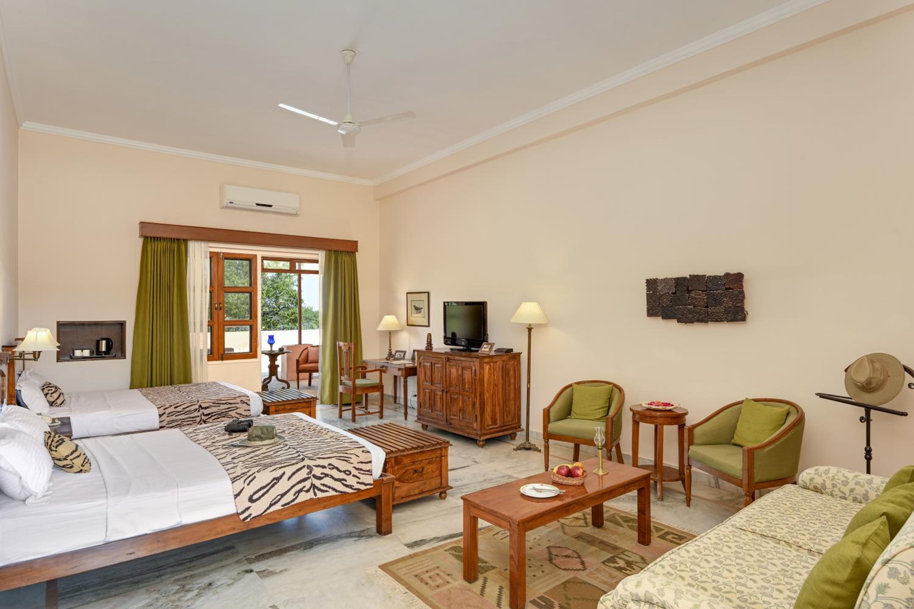 Large Double or Twin Room: Early Checkin by 3hrs till July'26 - Photo 16