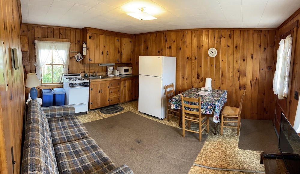 Family Cottage, Multiple Beds, Kitchen photo 2