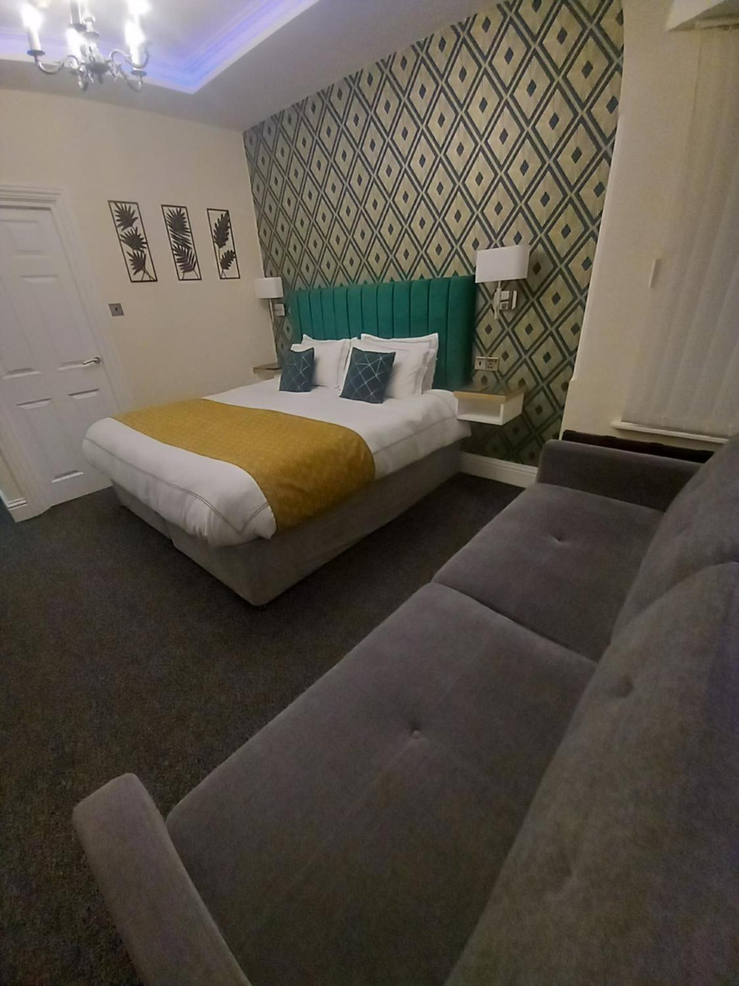Superior Deluxe Double or Twin Room  photo 3