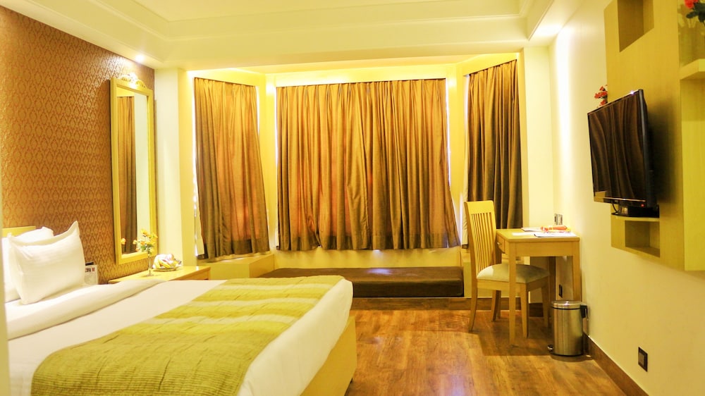Deluxe Room - Photo 13